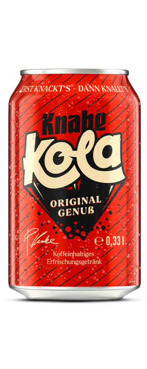 Rote 0,33 Liter Dose Knabe Kola Null Zucker mit schwarzen diagonalen Streifen und Logo im Zentrum.